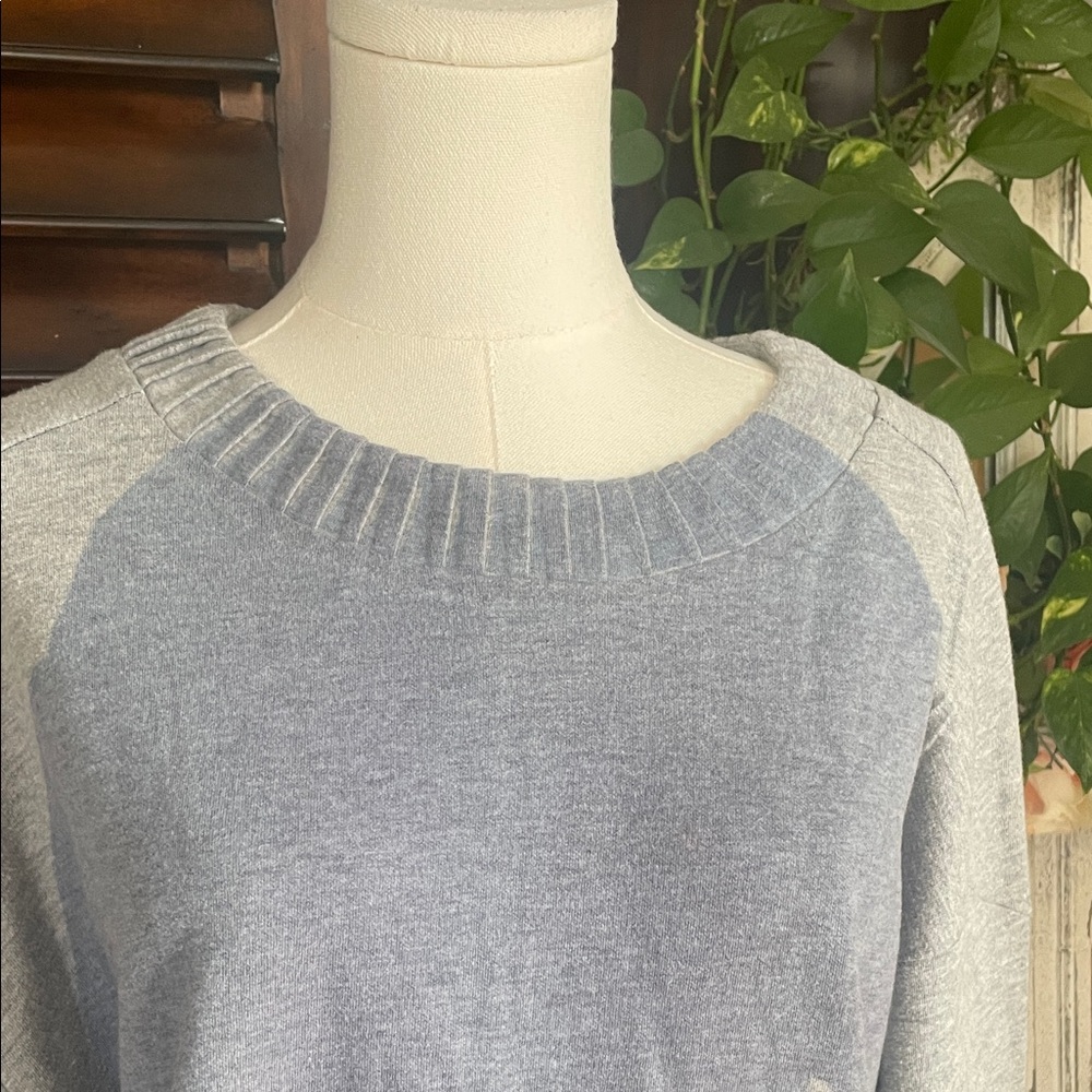 COTELAC Sweatshirt Gray Blue Women's Top Size 1 fits Small Medium - Picture 2 of 13